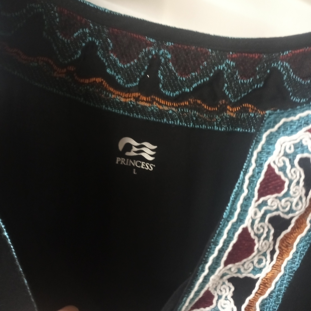 Chic Black Embroidered Tunic Top - Picture 7 of 13